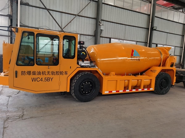 礦用濕噴臺(tái)車(chē)，礦用混凝土泵，礦用攪拌機(jī)發(fā)貨
