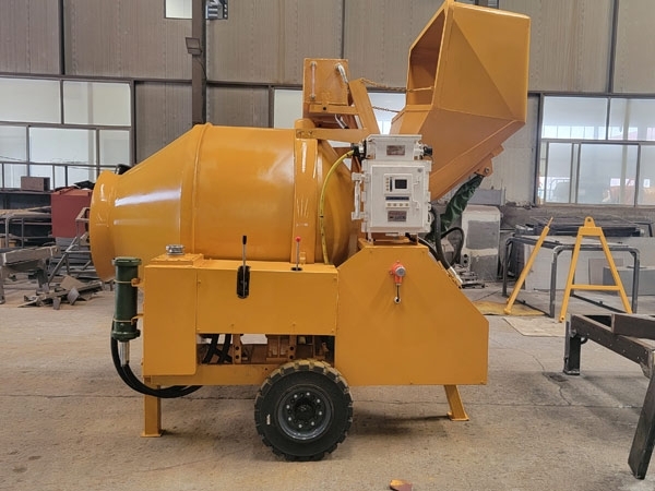 礦用濕噴臺(tái)車(chē)，礦用混凝土泵，礦用攪拌機(jī)發(fā)貨
